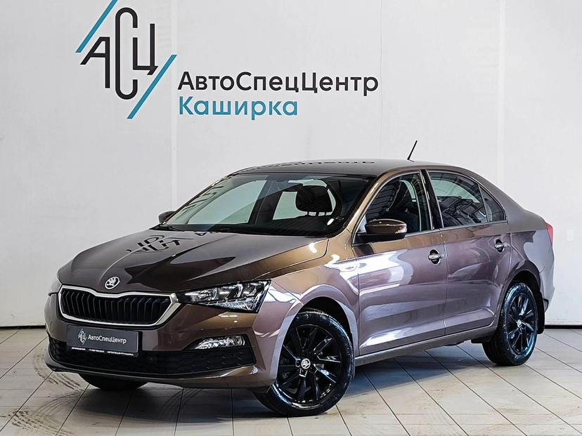 Автомобиль Skoda Rapid II поколение 1.4 AMT (125 л.с.) Ambition Коричневый 2022 с пробегом 22 579 км