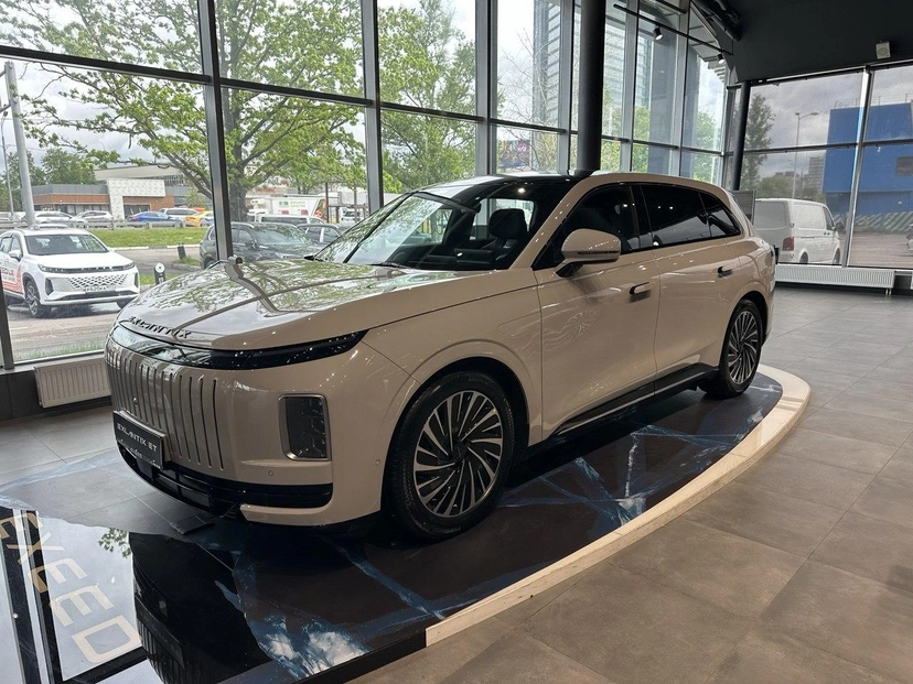 Автомобиль EXEED EXLANTIX ET I поколение 1.5hyb AT 4WD (469 л.с.) Top Серый 2025 новый