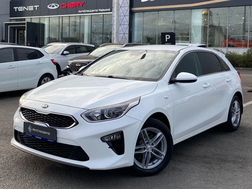 Kia Ceed III поколение 1.6 AT (128 л.с.) Luxe 2018 Белый 2019 с пробегом 44 000 км