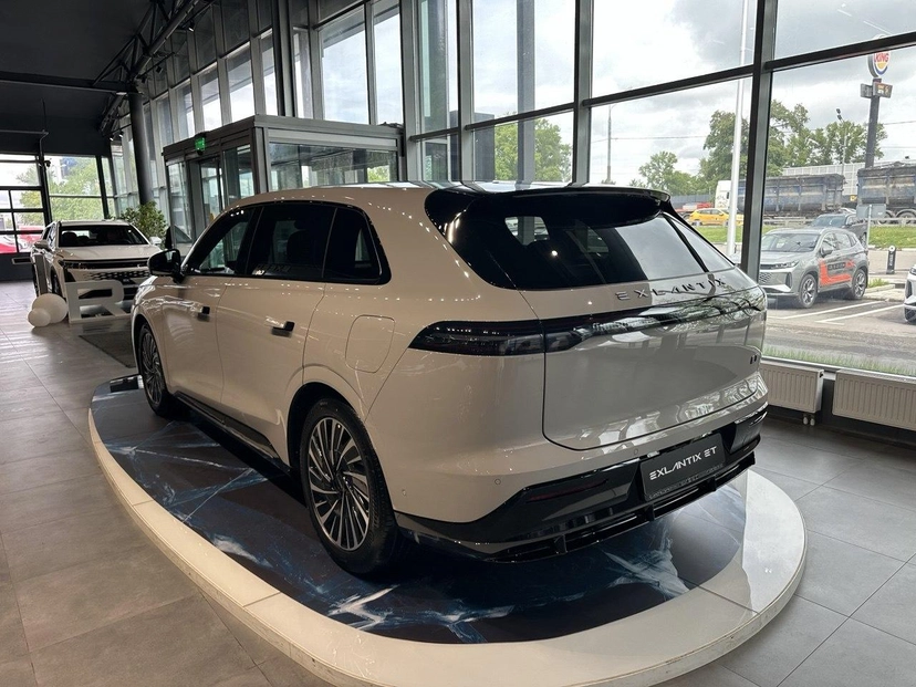 Автомобиль EXEED EXLANTIX ET I поколение 1.5hyb AT 4WD (469 л.с.) Top Серый 2025 новый
