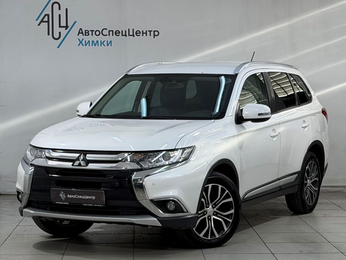 Mitsubishi Outlander III [2-й рестайлинг] 2.0 CVT 4WD (146 л.с.) Intense+ Белый 2016 с пробегом 88 000 км