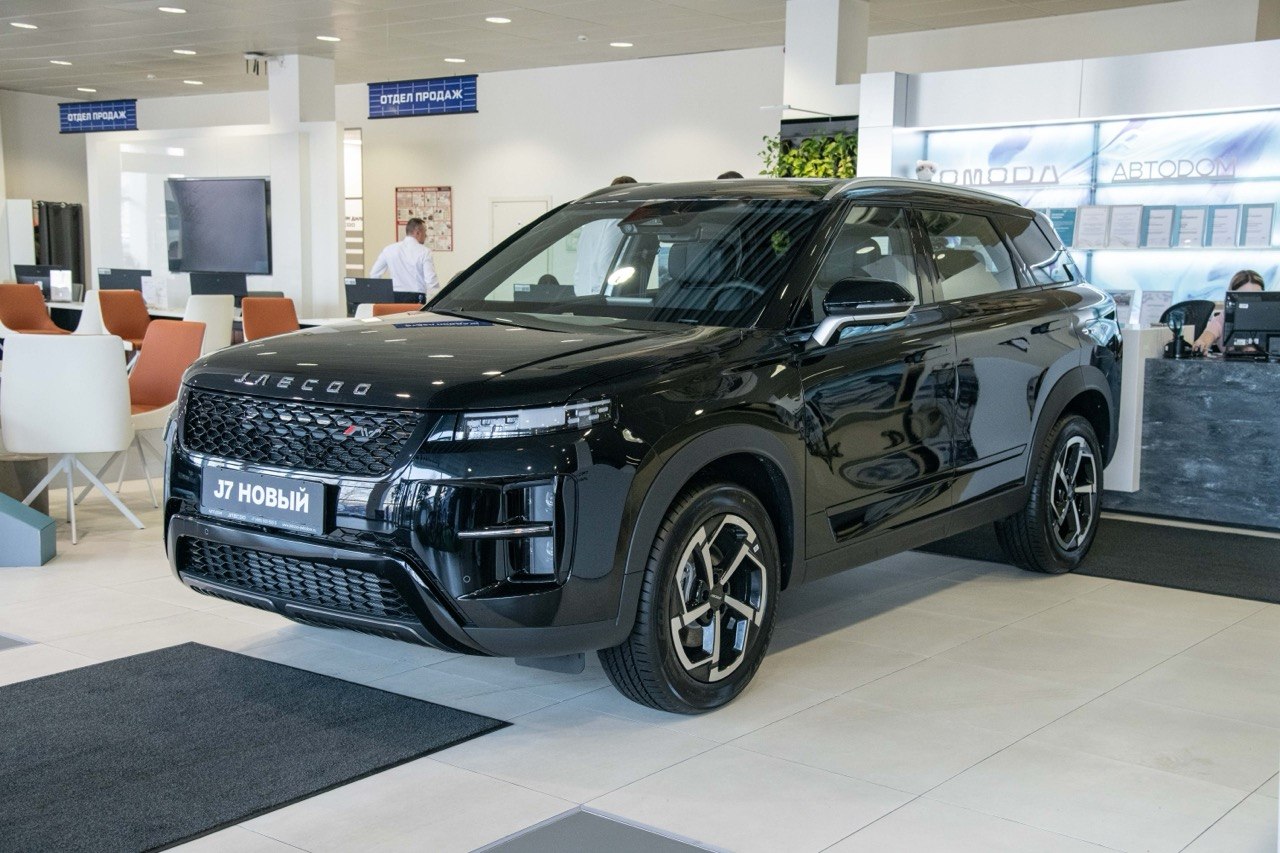 Автомобиль Jaecoo J7 I [рестайлинг] 1.6 AMT 4WD (186 л.с.) Престиж Чёрный 2026 новый