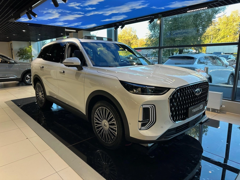 Автомобиль CHERY Tiggo 9 I поколение 2.0 AT 4WD (249 л.с.) Ultra Белый 2024 новый