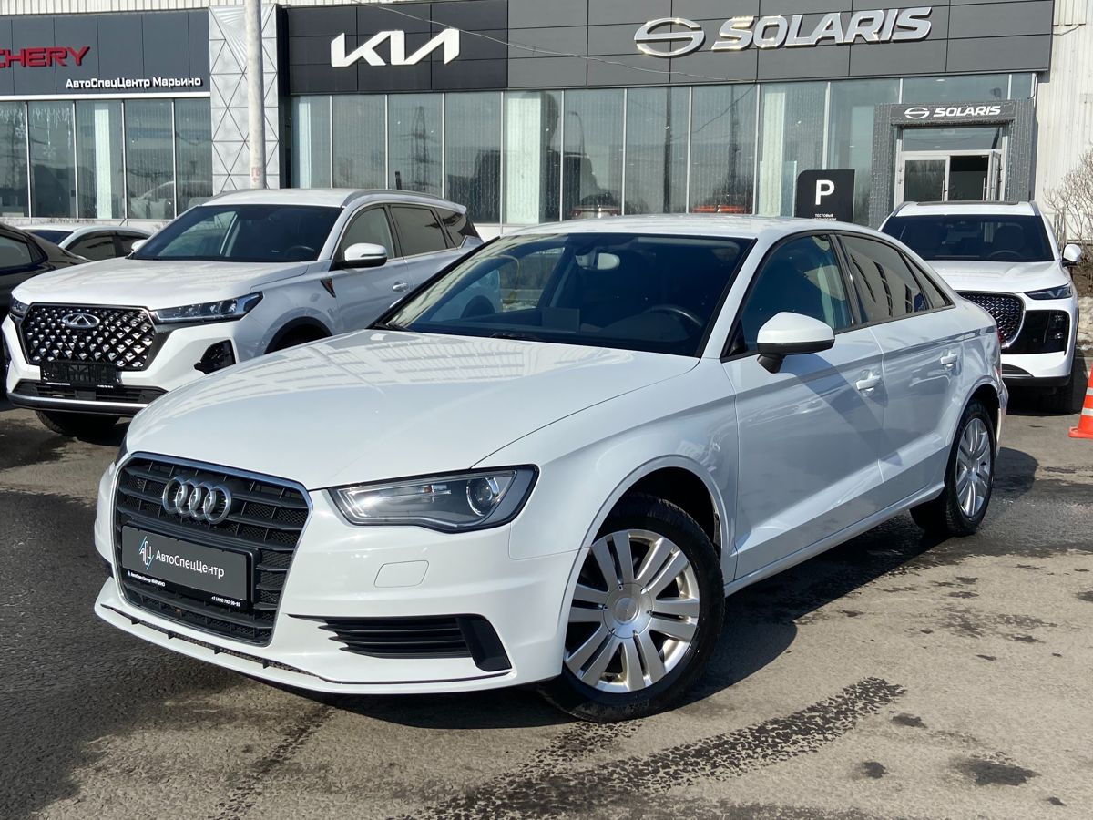 Автомобиль Audi A3 III поколение (8V) 1.4 AMT (125 л.с.) Ambition Белый 2015 с пробегом 134 000 км