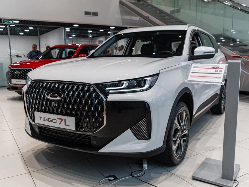 Автомобиль CHERY Tiggo 7L I поколение 1.6 AMT 4WD (150 л.с.) Active Белый 2025 новый