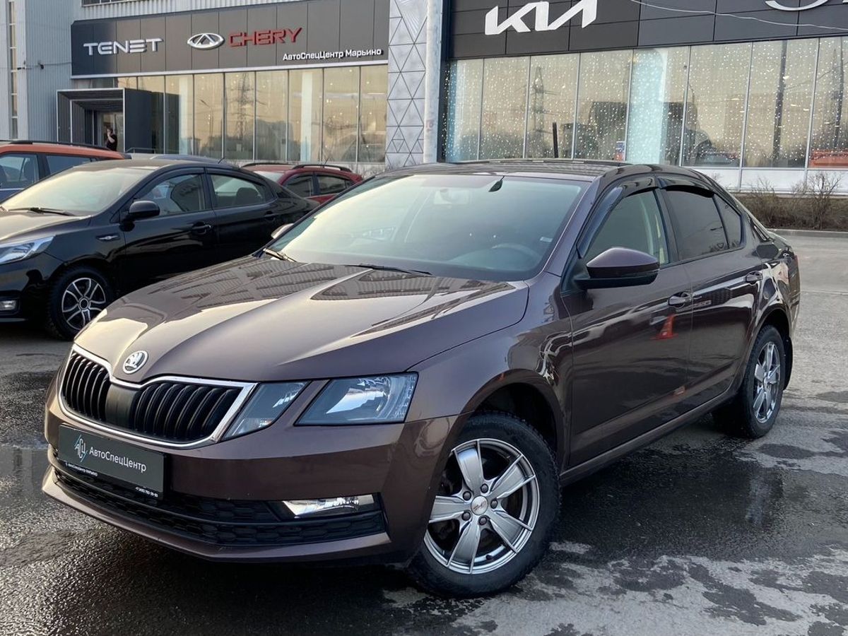 Автомобиль Skoda Octavia III (A7) [рестайлинг] 1.6 AT (110 л.с.) Active Коричневый 2020 с пробегом 94 000 км