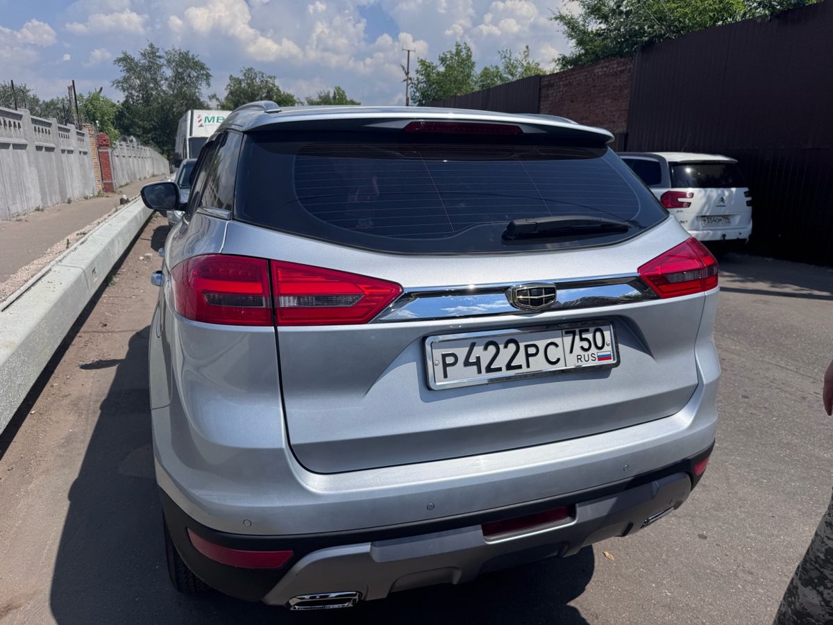 Geely Atlas I поколение 2.0 MT (139 л.с.) Комфорт Серебристый 2018 с пробегом 125 077 км