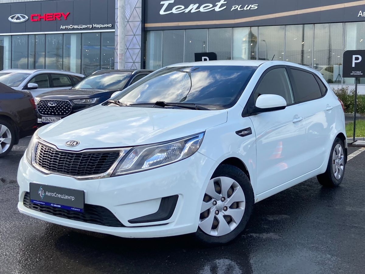 Kia Rio III поколение 1.4 MT (107 л.с.) Comfort Белый 2012 с пробегом 139 000 км