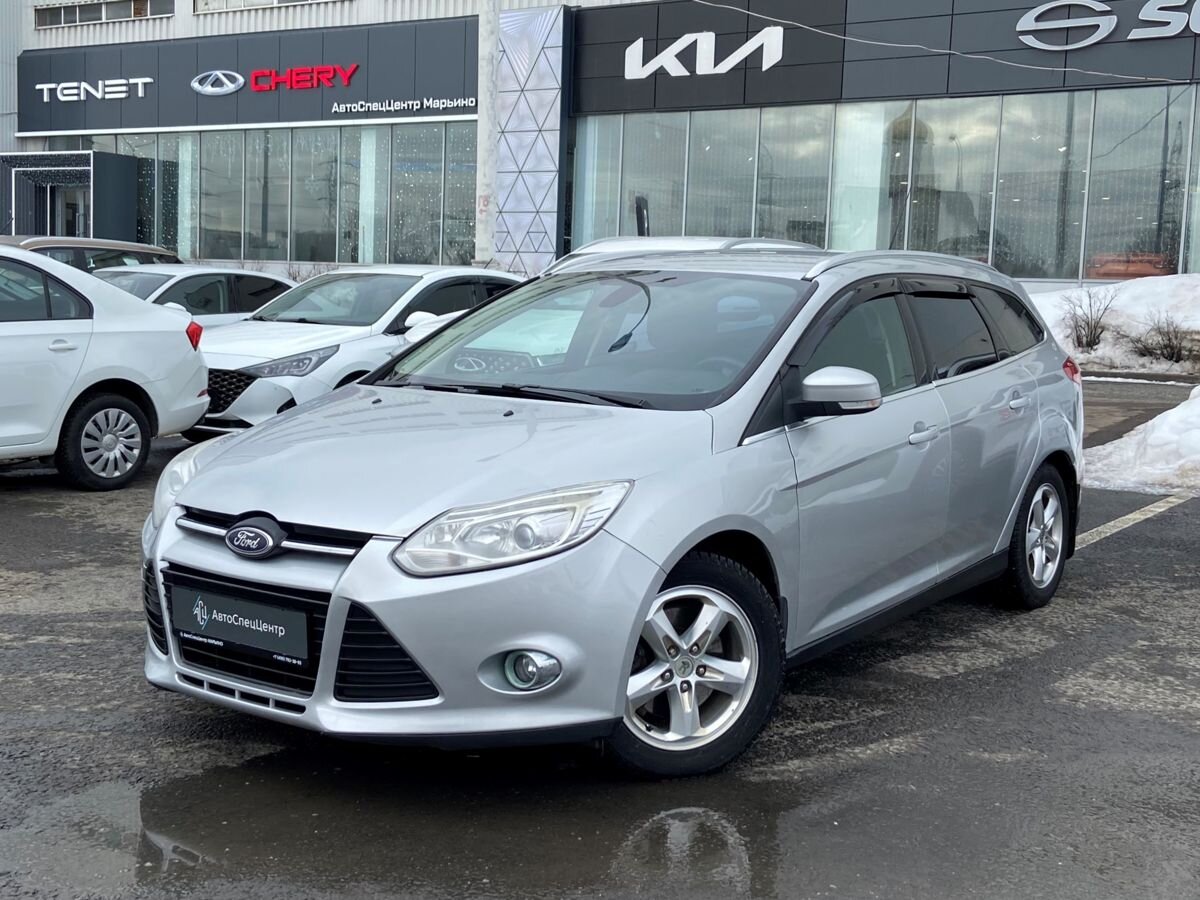 Автомобиль Ford Focus III поколение 2.0 AMT (150 л.с.) Titanium Серебристый 2012 с пробегом 276 000 км