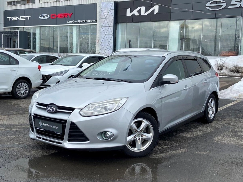 Автомобиль Ford Focus III поколение 2.0 AMT (150 л.с.) Titanium Серебристый 2012 с пробегом 276 000 км
