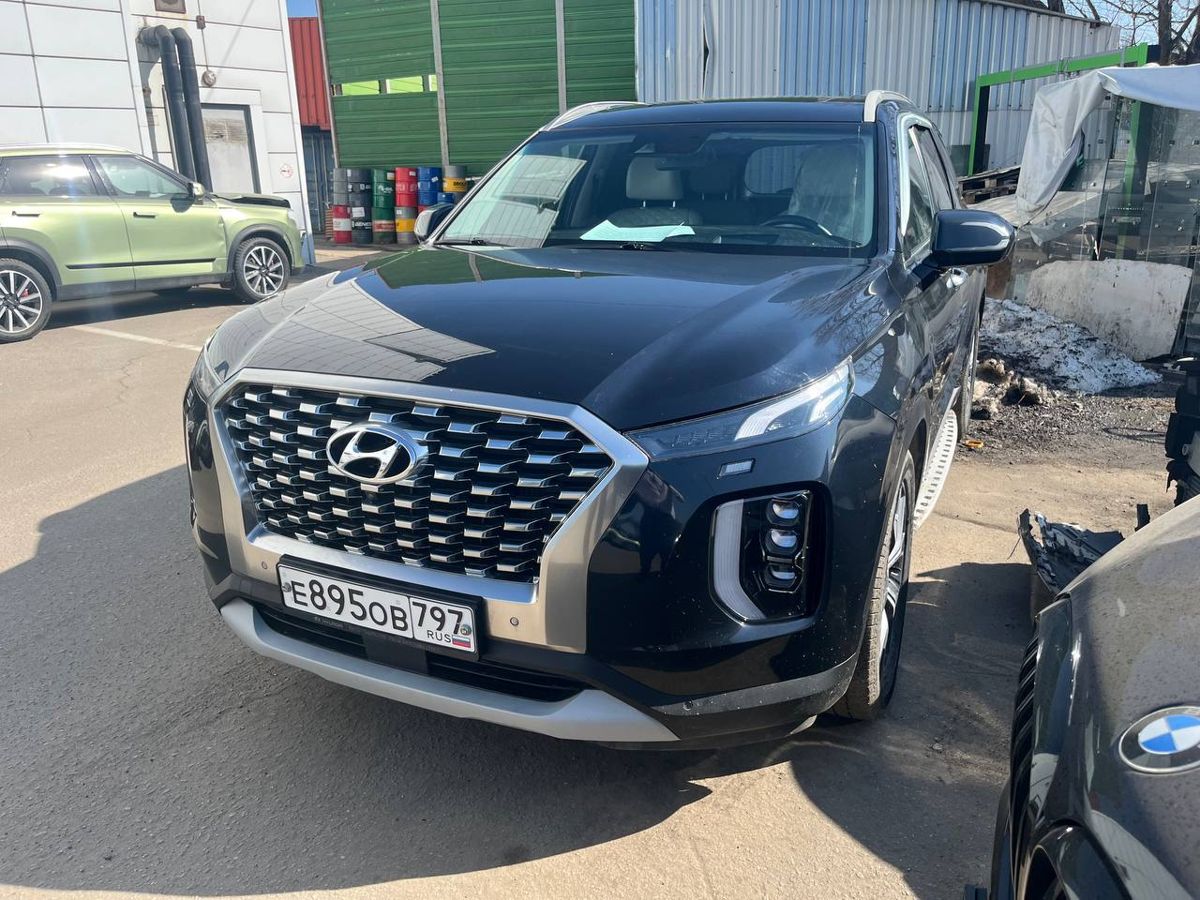 Автомобиль Hyundai Palisade I поколение 2.2d AT 4WD (200 л.с.) Специальная Серия «Cosmos» (7 Мест) Чёрный 2019 с пробегом 147 476 км