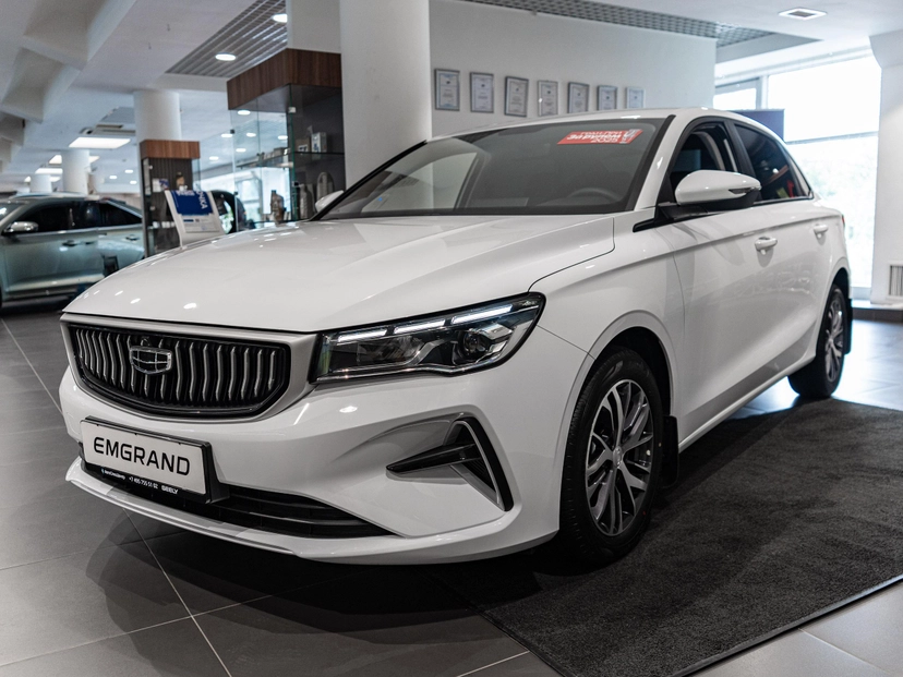 Автомобиль Geely Emgrand II поколение 1.5 AT (122 л.с.) Luxury Белый 2024 новый