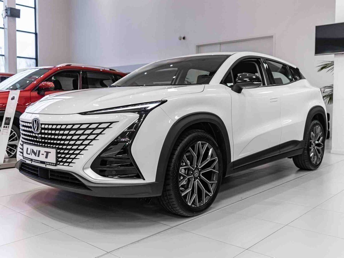Автомобиль Changan UNI-T I поколение 1.5 AMT (167 л.с.) Tech Белый 2024 новый