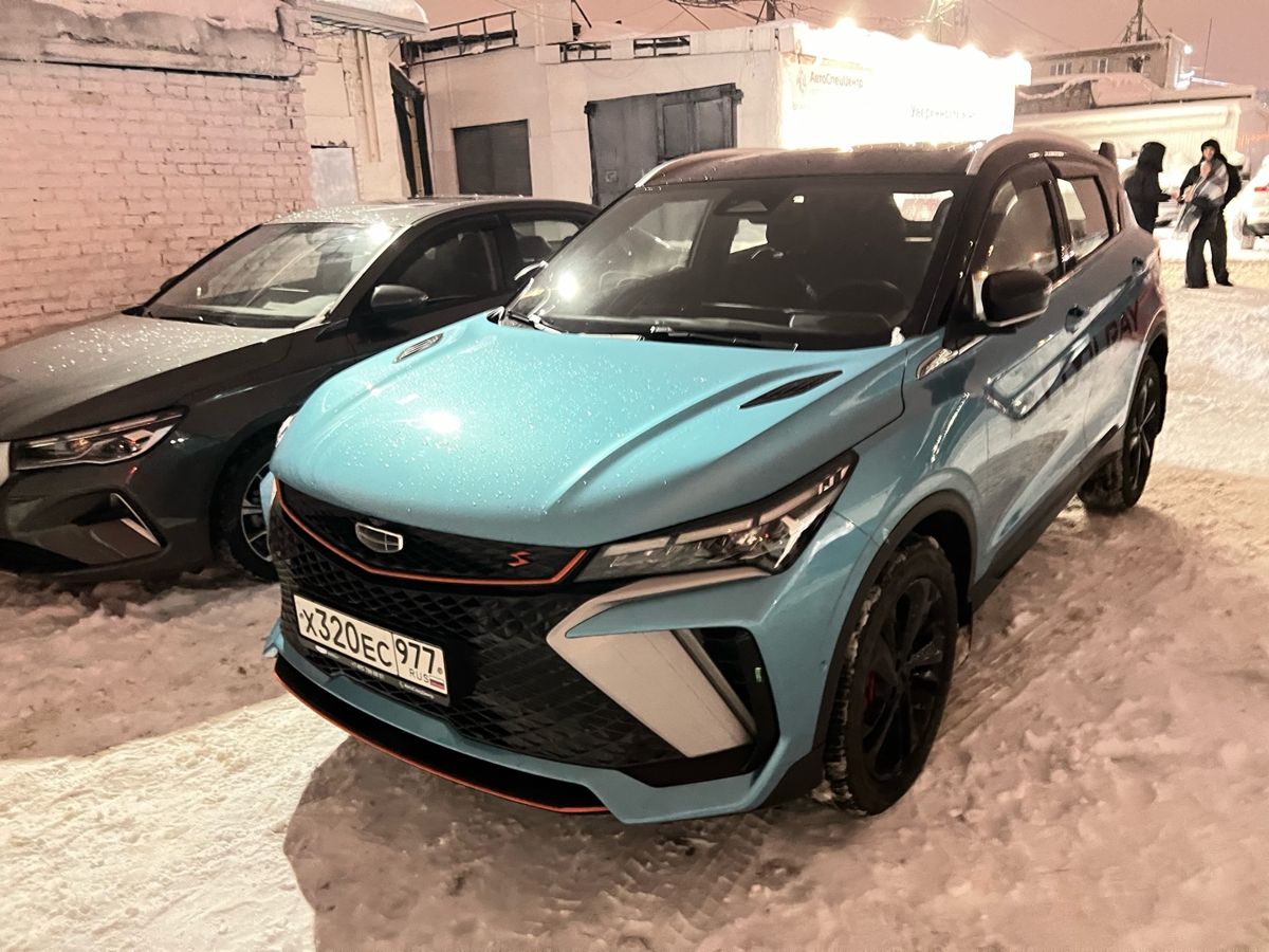 Автомобиль Geely Coolray I [рестайлинг] 1.5 AMT (147 л.с.) Flagship Синий 2024 с пробегом 7 268 км