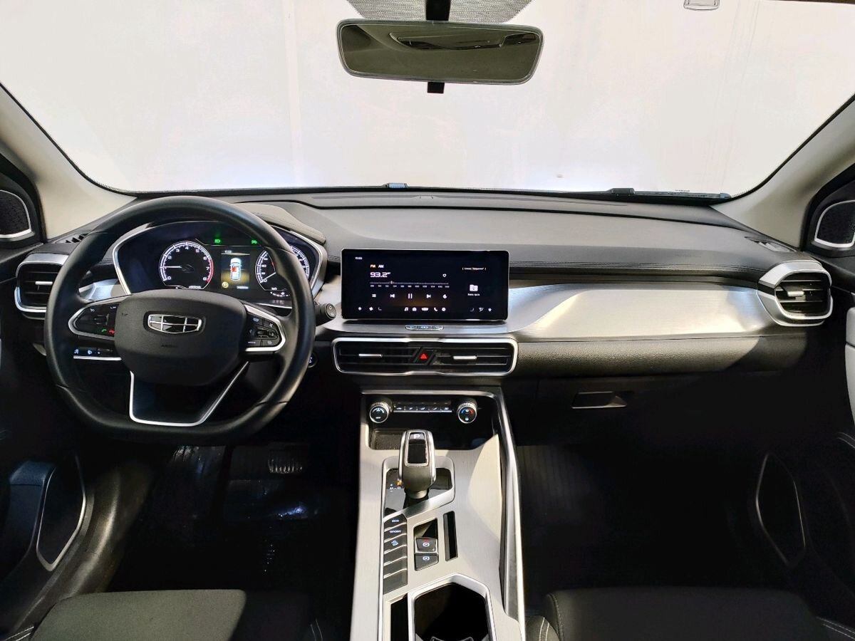 Автомобиль Geely Coolray I поколение 1.5 AMT (150 л.с.) Luxury Чёрный 2023 с пробегом 34 203 км