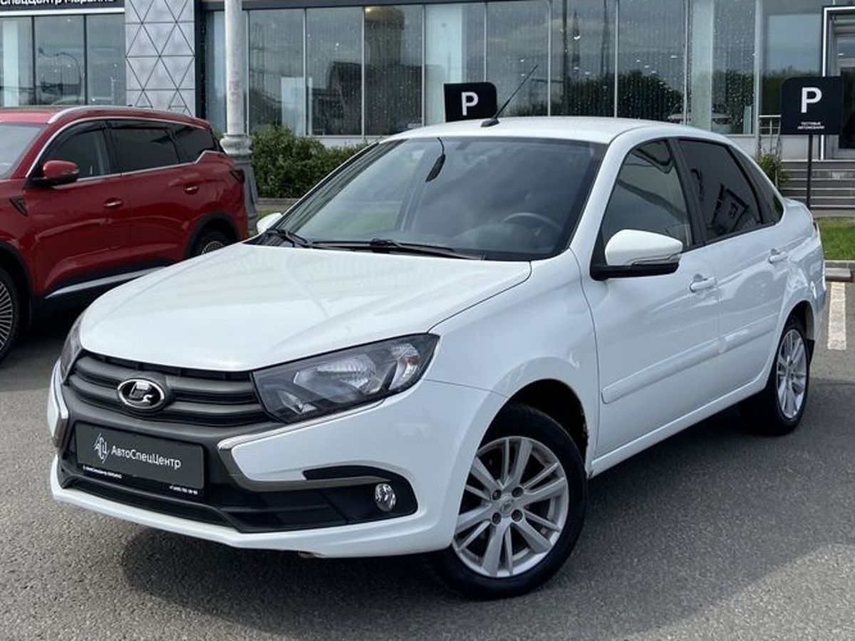 Lada (ВАЗ) Granta I [рестайлинг] 1.6 MT (87 л.с.) Luxe (2018-2019) Белый 2018 с пробегом 47 500 км