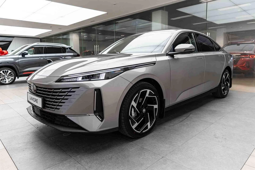 Автомобиль Changan Lamore I поколение 1.5 AMT (180 л.с.) Tech Серый 2024 новый