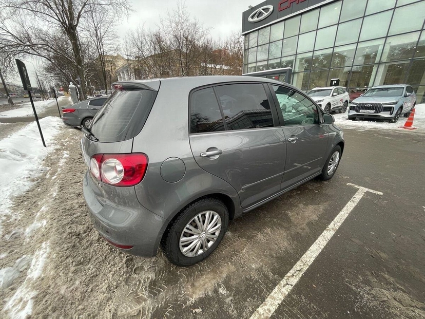 Автомобиль Volkswagen Golf Plus II поколение 1.6 AMT (102 л.с.) Trendline Серый 2012 с пробегом 176 116 км