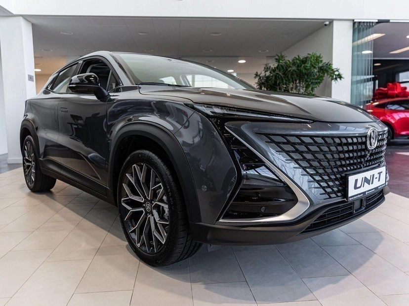Автомобиль Changan UNI-T I поколение 1.5 AMT (167 л.с.) Tech Серый 2024 новый