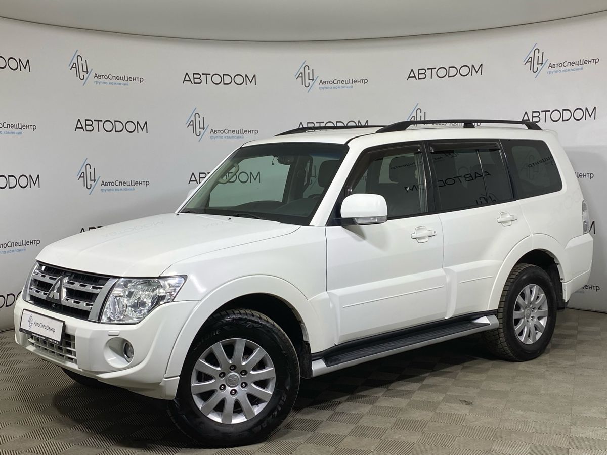 Автомобиль Mitsubishi Pajero IV [1-й рестайлинг] 3.0 AT 4WD (178 л.с.) Instyle Белый 2013 с пробегом 199 800 км