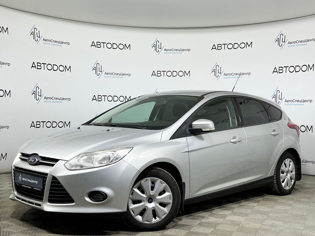 Автомобиль Ford Focus III поколение 1.6 MT (105 л.с.) Trend Серебристый 2013 с пробегом 208 000 км