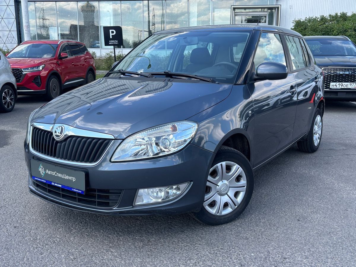 Skoda Fabia II (5J) [рестайлинг] 1.2 MТ (60 л.с.) Base Серый 2013 с пробегом 103 350 км
