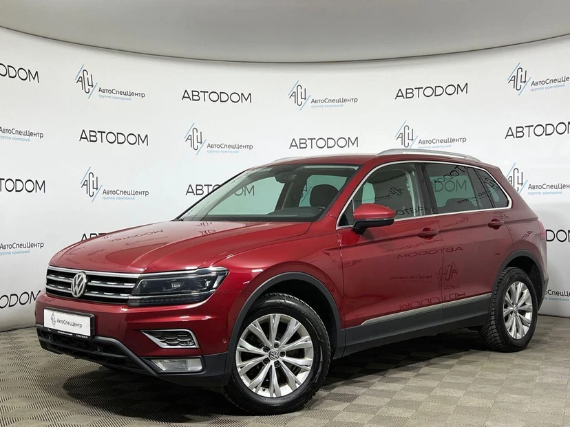Автомобиль Volkswagen Tiguan II поколение 2.0d AMT 4WD (150 л.с.) Comfortline Красный 2016 с пробегом 164 371 км