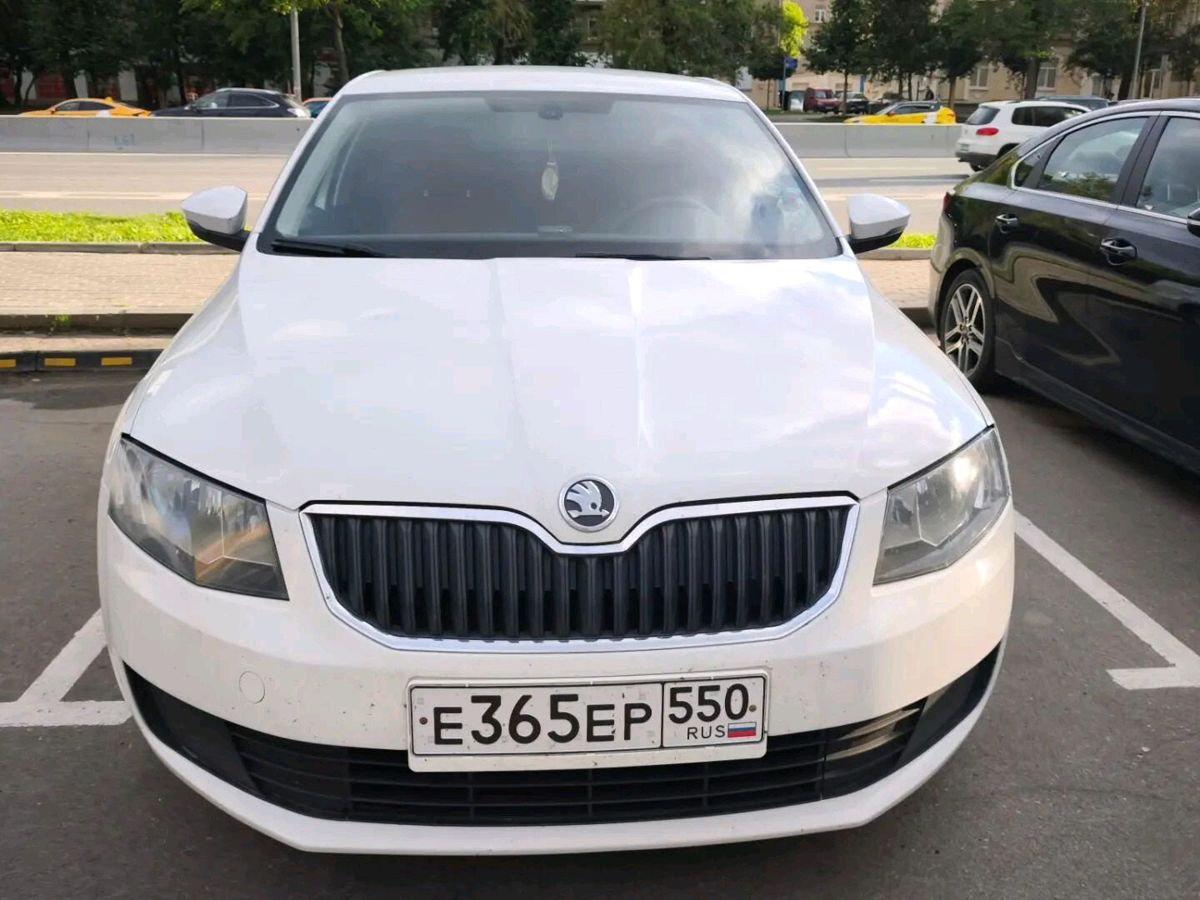 Skoda Octavia III поколение (A7) 1.2 MT (105 л.с.) Elegance Белый 2013 с пробегом 120 413 км