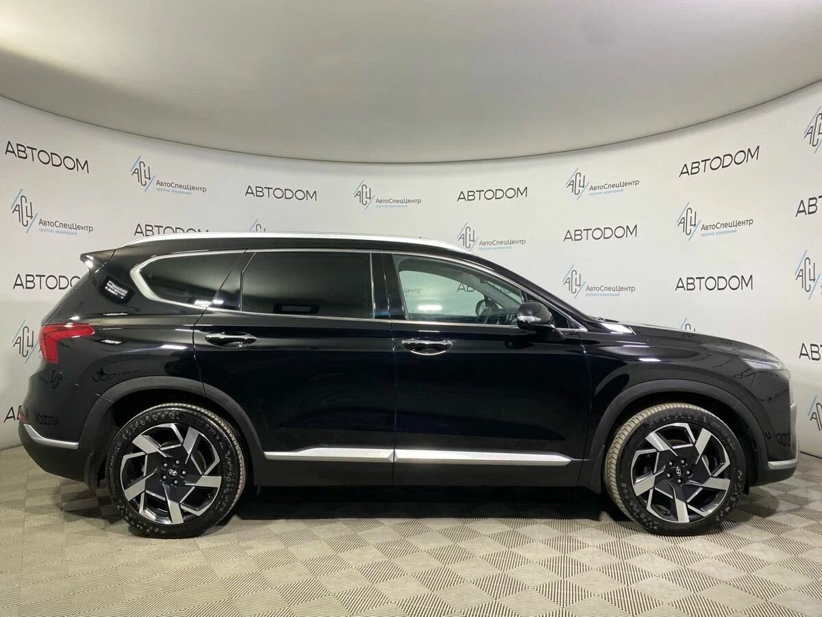 Автомобиль Hyundai Santa Fe IV (TM) [рестайлинг] 2.2d AMT 4WD (199 л.с.) High-Tech + Exclusive Чёрный 2022 с пробегом 29 739 км
