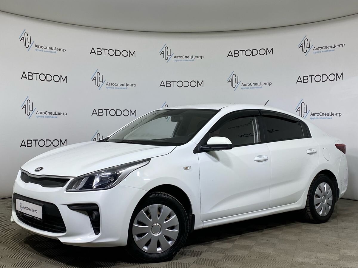 Автомобиль Kia Rio IV поколение 1.4 MT (100 л.с.) Classic Audio Белый 2018 с пробегом 50 000 км