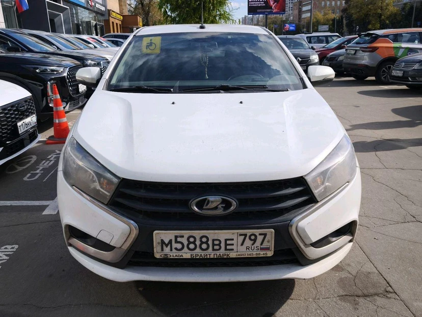 Lada (ВАЗ) Vesta I поколение 1.6 MT (106 л.с.) Comfort Белый 2020 с пробегом 144 841 км