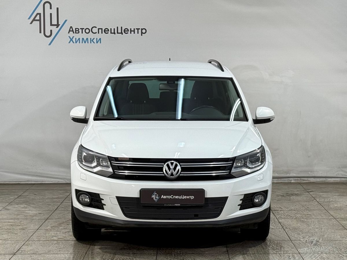 Автомобиль Volkswagen Tiguan I [рестайлинг] 1.4 AMT (150 л.с.) Base Белый 2016 с пробегом 80 000 км
