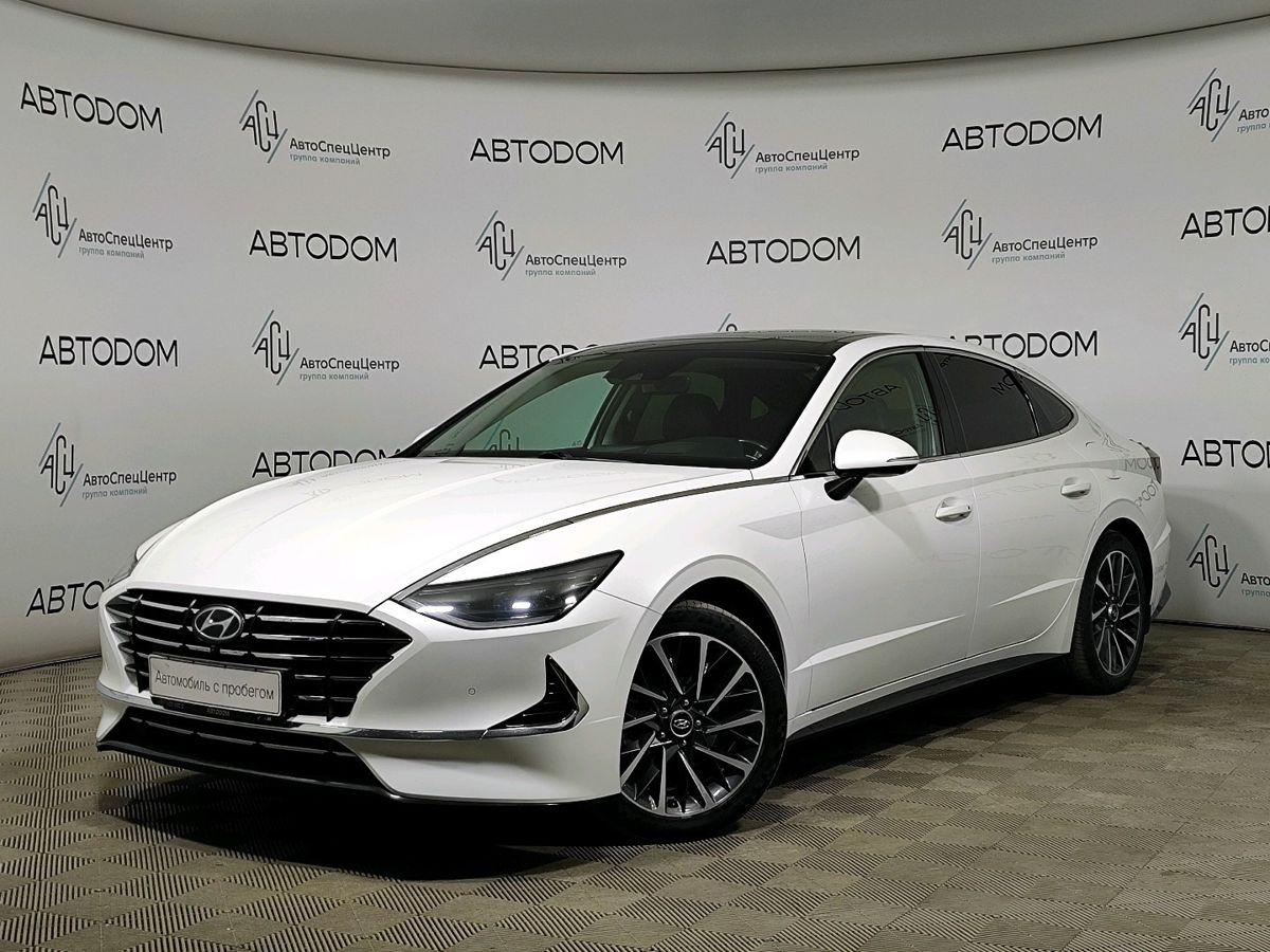 Автомобиль Hyundai Sonata VIII поколение (DN) 2.5 AT (180 л.с.) Prestige Белый 2020 с пробегом 64 145 км