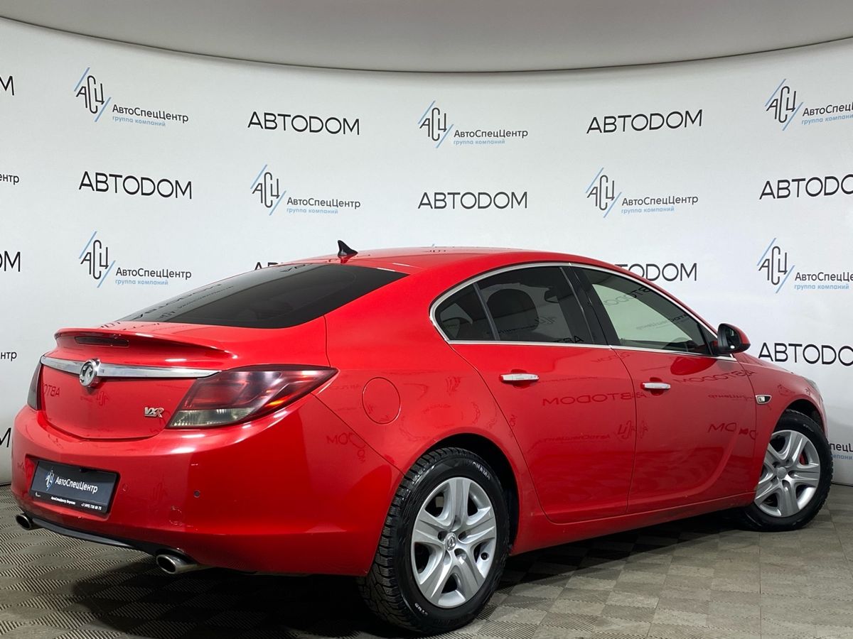 Автомобиль Opel Insignia I поколение 2.0 AT (220 л.с.) Cosmo Красный 2012 с пробегом 204 500 км