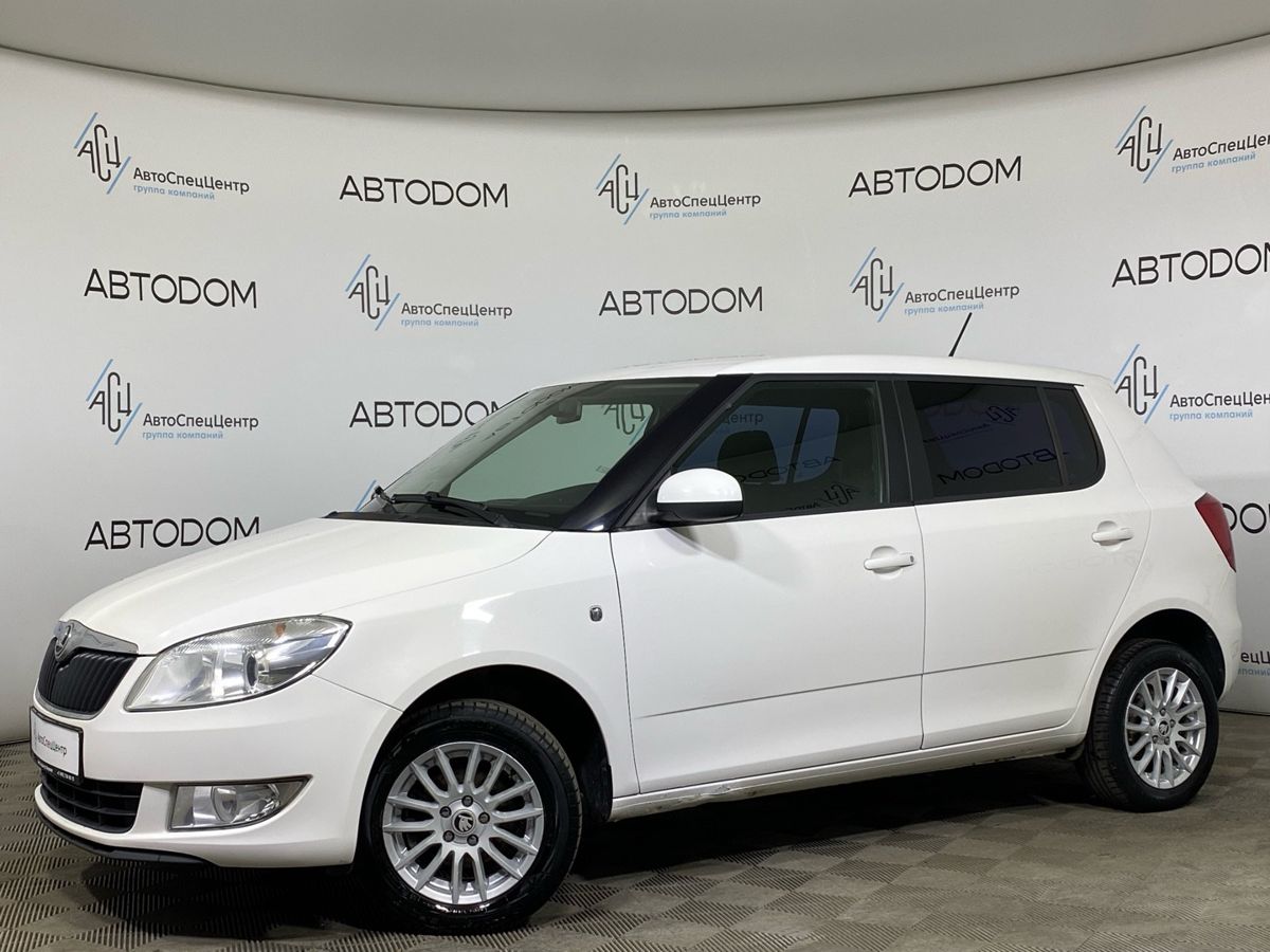 Skoda Fabia II (5J) [рестайлинг] 1.2 MT (70 л.с.) Active Белый 2013 с пробегом 120 000 км