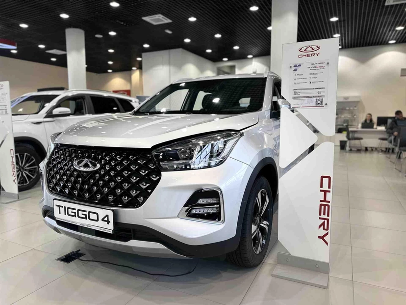 Автомобиль CHERY Tiggo 4 Pro I поколение 1.5 CVT (113 л.с.) Action Чёрный 2024 новый