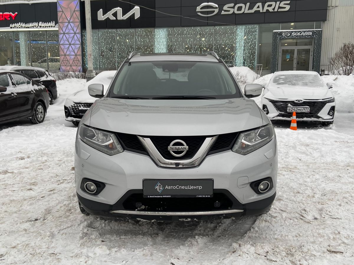 Автомобиль Nissan X-Trail III поколение (T32) 2.5 CVT 4WD (171 л.с.) LE Top Серебристый 2015 с пробегом 126 000 км