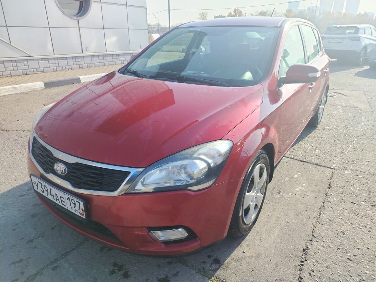 Kia Ceed I [рестайлинг] 1.6 AT (122 л.с.) Comfort Красный 2010 с пробегом 106 188 км