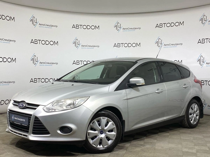 Автомобиль Ford Focus III поколение 1.6 MT (105 л.с.) Trend Серебристый 2013 с пробегом 208 000 км