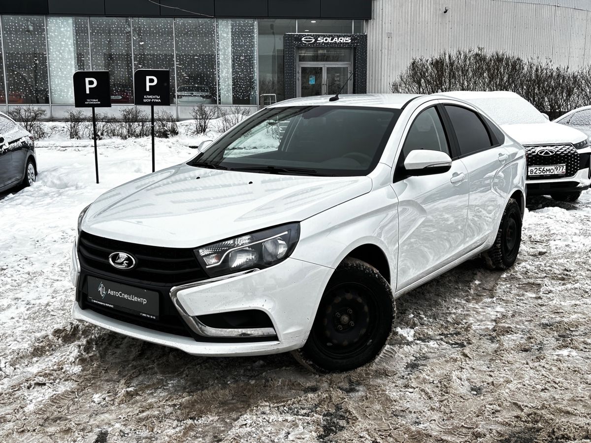 Автомобиль Lada (ВАЗ) Vesta I поколение 1.6 MT (106 л.с.) Comfort Белый 2020 с пробегом 103 635 км