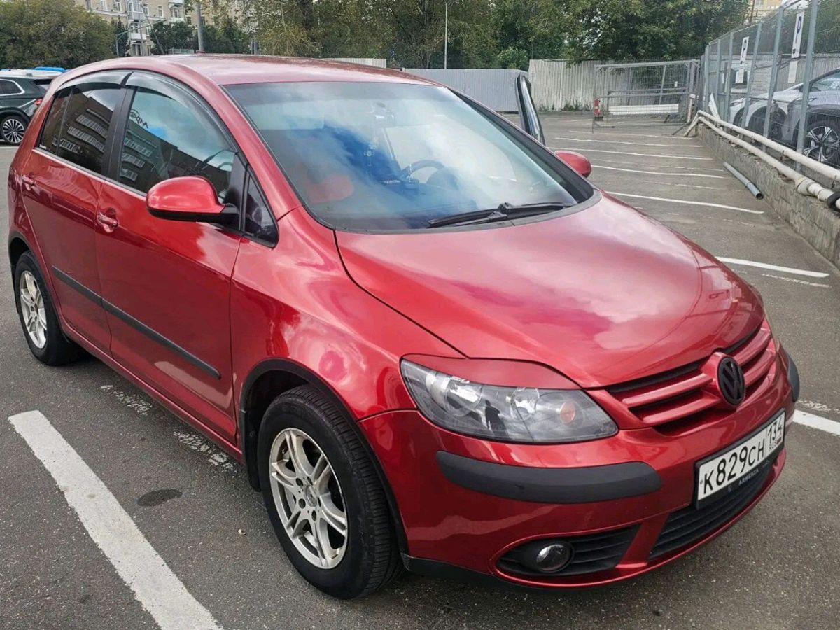 Volkswagen Golf V поколение 1.6 MT (102 л.с.) Trendline Красный 2005 с пробегом 286 077 км