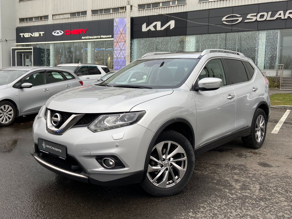 Автомобиль Nissan X-Trail II (T31) [рестайлинг] 2.5 CVT 4WD (170 л.с.) Base Серебристый 2015 с пробегом 126 000 км