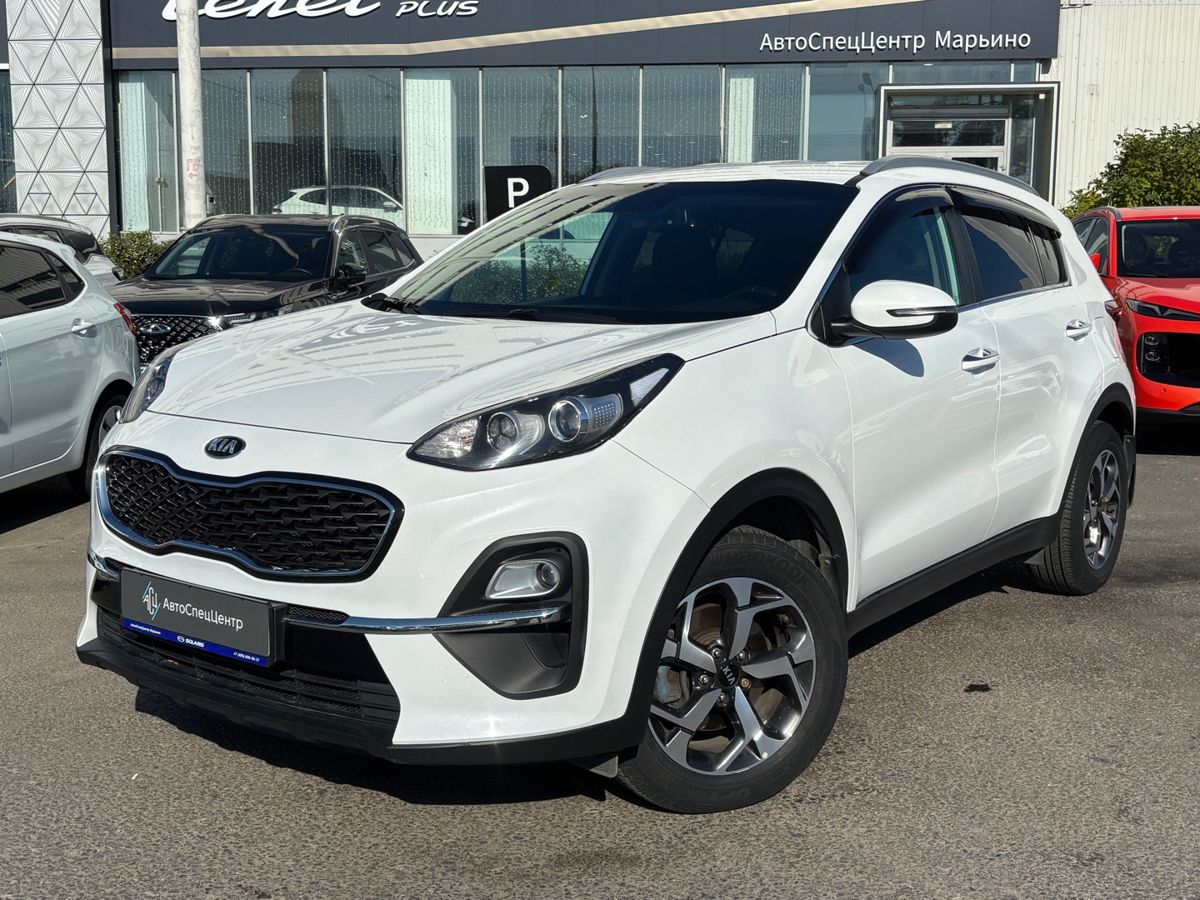 Kia Sportage IV [рестайлинг] 2.0 AT (150 л.с.) Luxe Белый 2020 с пробегом 98 000 км