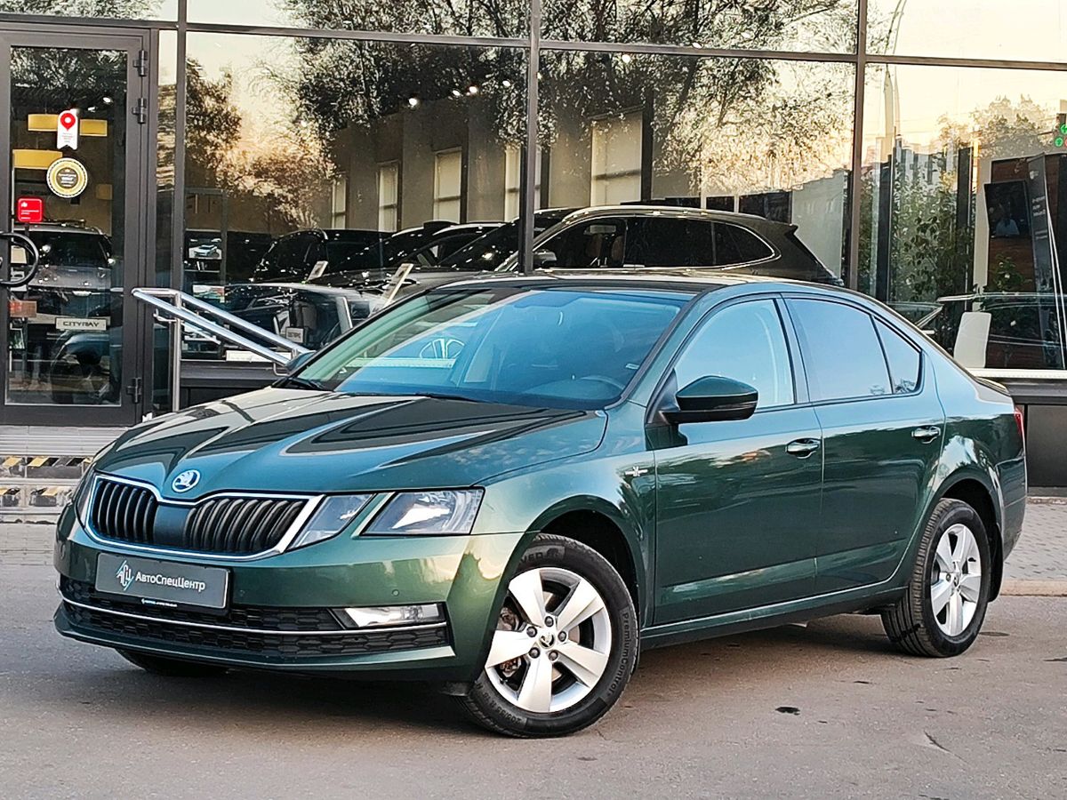 Skoda Octavia III (A7) [рестайлинг] 1.6 AT (110 л.с.) Hockey Edition Зелёный 2020 с пробегом 191 223 км