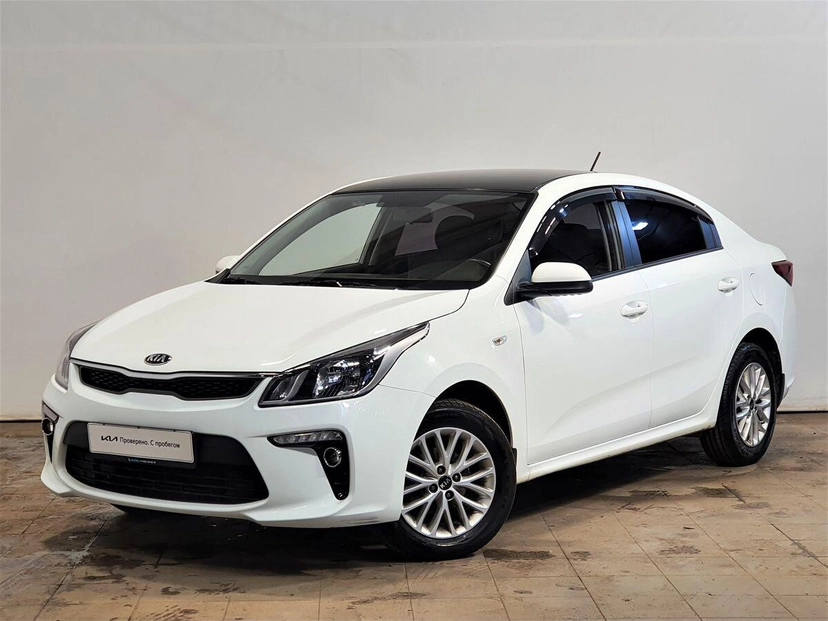 Автомобиль Kia Rio IV поколение 1.6 MT (123 л.с.) Luxe Белый 2018 с пробегом 26 631 км