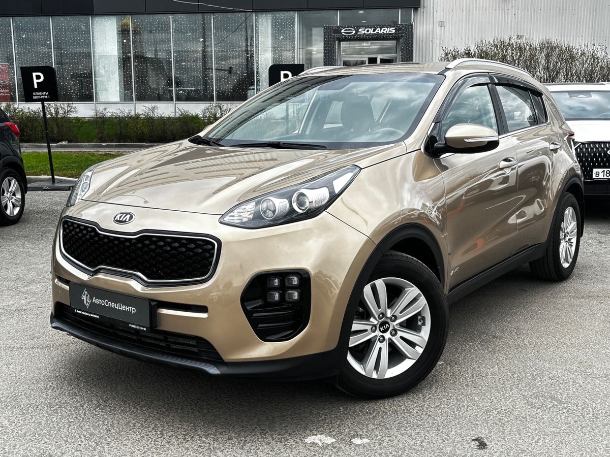 Автомобиль Kia Sportage IV поколение 2.0 AT 4WD (150 л.с.) Luxe Бежевый 2018 с пробегом 97 163 км