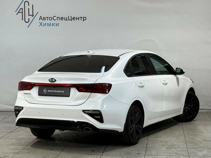 Автомобиль Kia Cerato IV поколение 1.6 AT (128 л.с.) Luxe Белый 2020 с пробегом 121 152 км