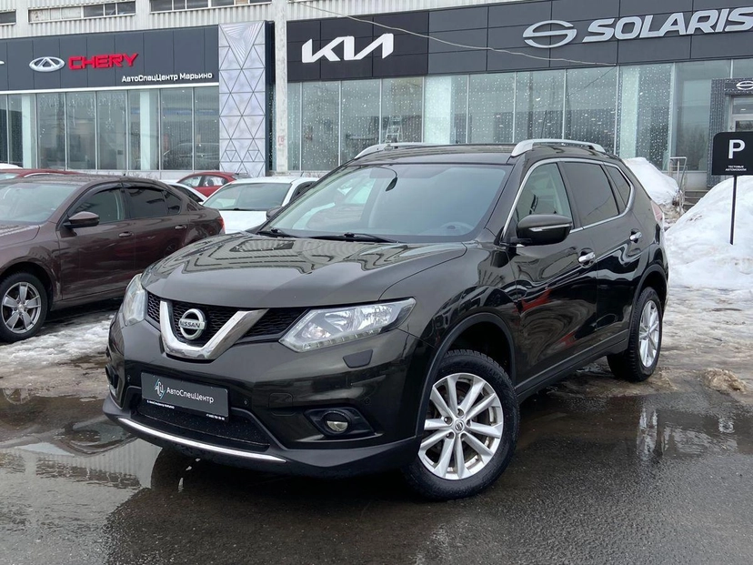 Автомобиль Nissan X-Trail III поколение (T32) 2.0 MT (144 л.с.) XE Зелёный 2015 с пробегом 182 844 км