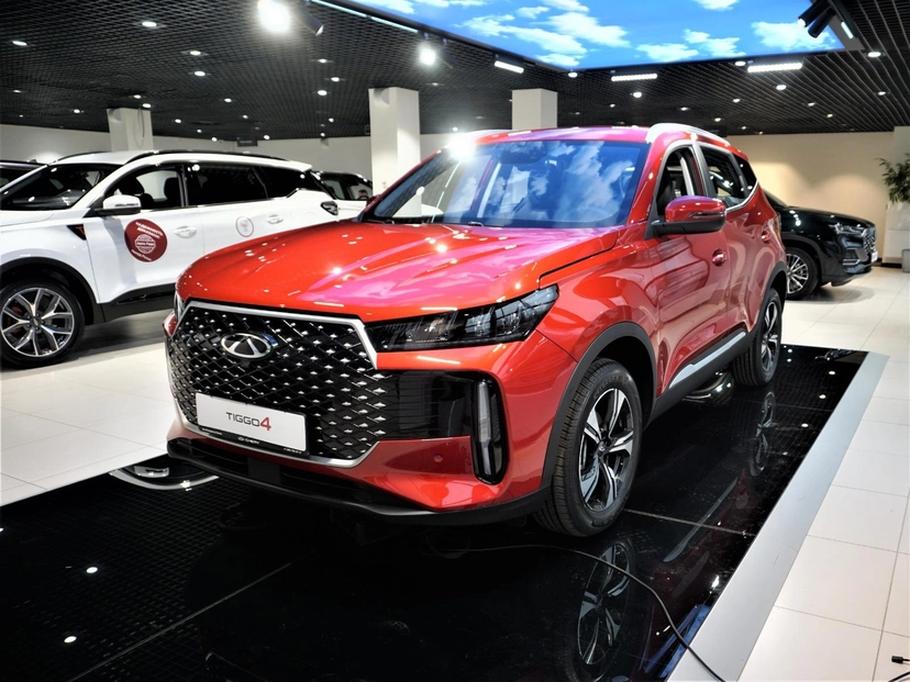 Автомобиль CHERY Tiggo 4 II поколение 1.5 AMT (147 л.с.) Active Красный 2025 новый