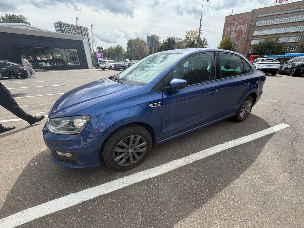 Volkswagen Polo V [рестайлинг] 1.6 AT (110 л.с.) Highline 15-18 Синий 2019 с пробегом 60 647 км